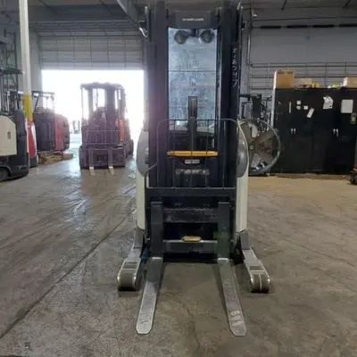 USED 2016 CROWN RR5725-45