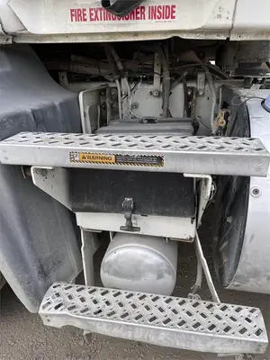USED 2011 MACK PINNACLE CXU612