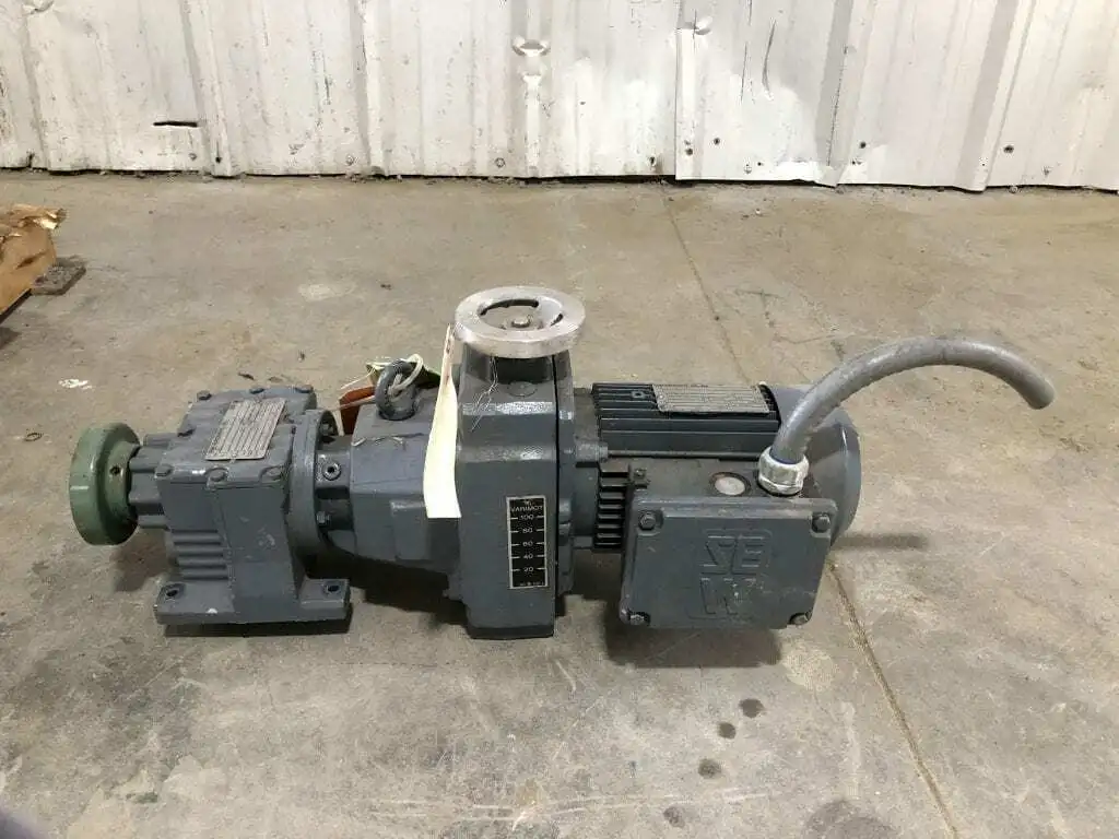 Sew Eurodrive R47D26DV100M4 Varimot Inline Gear Drive/Speed Reducer 21.81:1