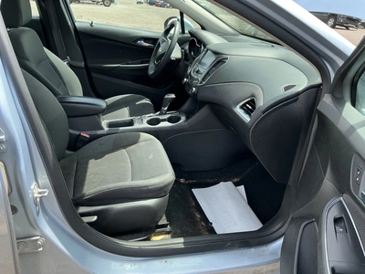 USED 2017 CHEVROLET CRUZE