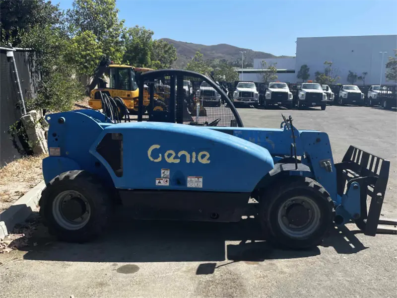 USED 2015 GENIE GTH-5519