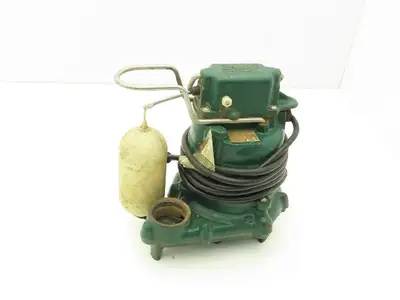 Zoeller M53-D Cast Iron Submersible Sump Pump with Float 1-1/2"npt 115V