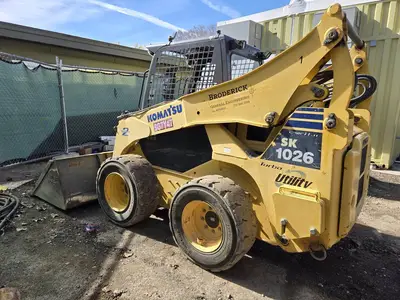 USED 2005 KOMATSU SK1026-5N