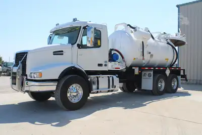 Used 2019 VOLVO VHD64B200 Vacuum Truck Texas US | Roll Off Truck World #1492017