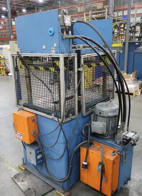 4.5 TON NEFF 4 POST HYDRAULIC PRESS