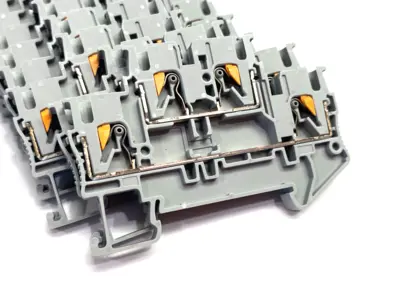 USED PHOENIX CONTACT DOUBLE-LEVEL TERMINAL BLOCK