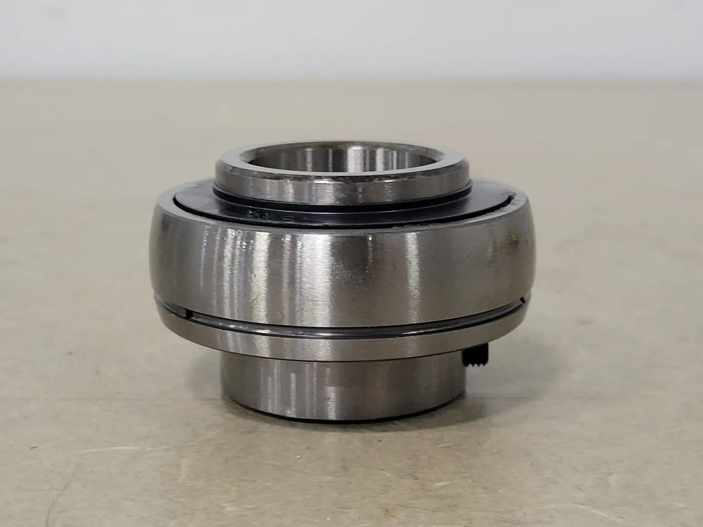 NEW KOYO UC206-19