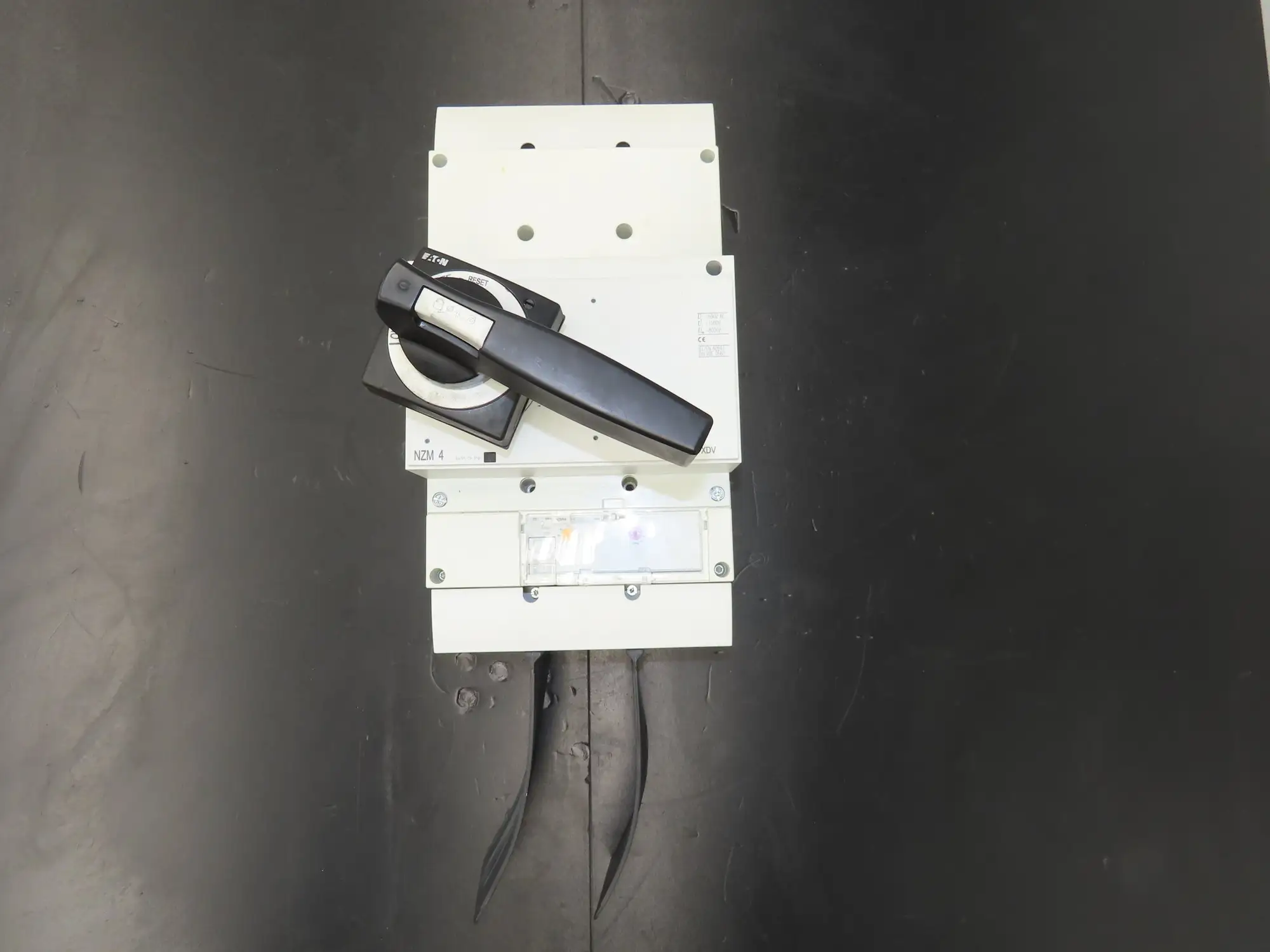 Eaton Moeller NZMN4-AE1000 Circuit Breaker 3-Pole 1000A 690VAC Rotary Handle