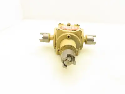 Hub City 0220-21101 M3 Right Angle Gear Drive 1:1 Reducer 5/8" Dual Shaft