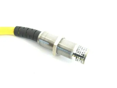 NEW ALLEN BRADLEY 871TM-DH8NP18-H2 PROXIMITY SENSOR SER A 871TMDH8NP18H2
