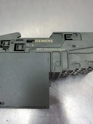 USED Siemens 6ES7138-4FA04-0AB0 | 6ES7193-4CG30-0AA0