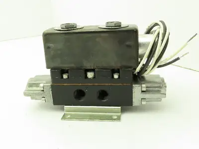 ARO 5840 2323 22 Pneumatic Solenoid Valve 5-Port 115V 150 PSI