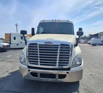 Used 2018 FREIGHTLINER CASCADIA Conventional trucks Florida US | Truck and Van Outlet #1509230