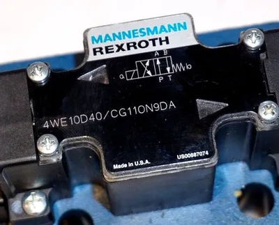 NEW REXROTH 4WE10D40/CG110N9DA HYDRAULIC VALVE