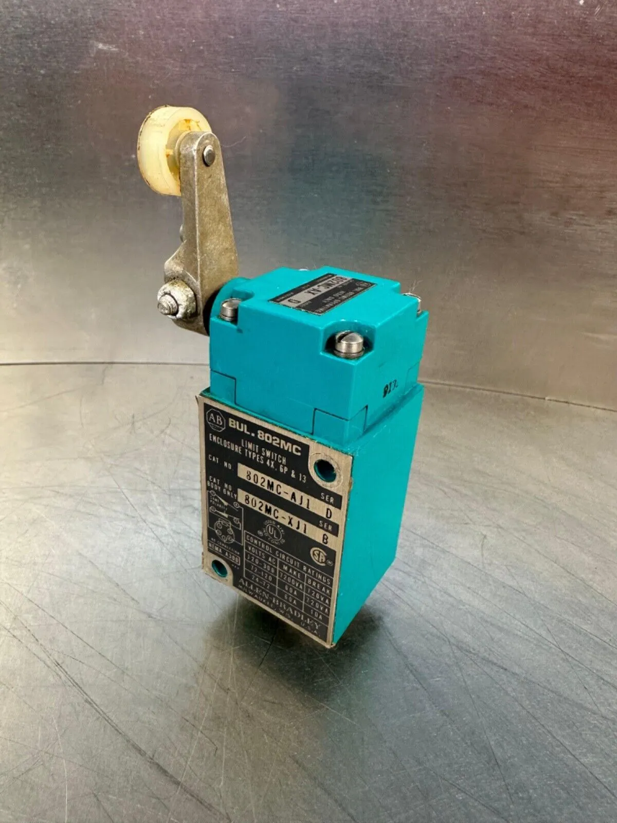 Allen Bradley 802MC-AJ1 /D With 802MC-AX /D Operador Head (6E-12)