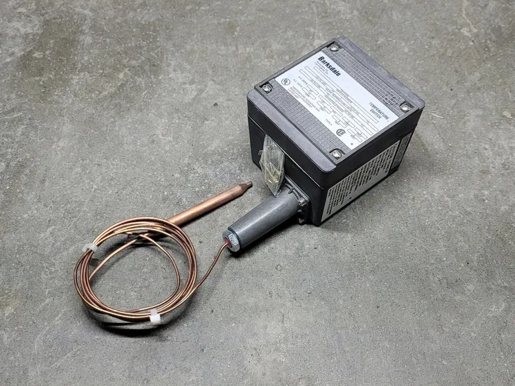 Used BARKSDALE T2H-H154 Switchgears British Columbia CA | Lenmark #242673