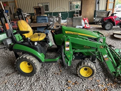 USED 2015 Deere 1025R