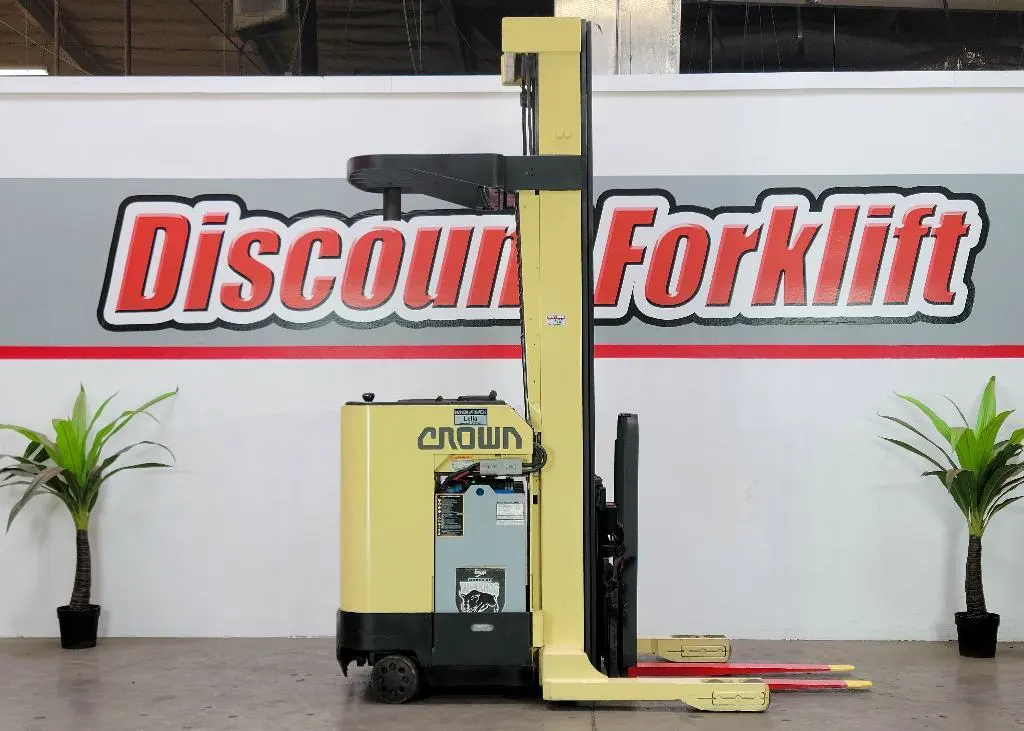 USED 1993 CROWN RR3020-35