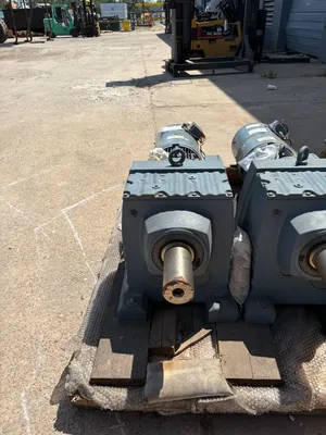 USED SEW-EURODRIVE R137 CV160M4/BM/TF/V/AV1H