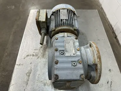 USED SEW-EURODRIVE SAF67DT90S4