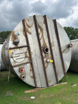 PERRY PRODUCTS 10,000 Gallon Stainless Steel Tanks | Perry Equipment (2)