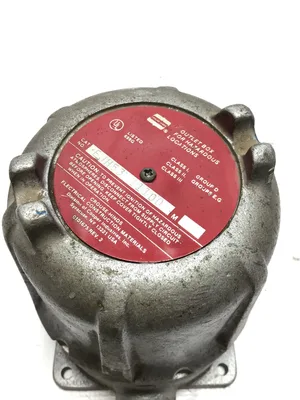 Crouse-Hinds EJH5311100 Explosion Proof Dust Tight Assembly w/Dwyer Pressure Switch