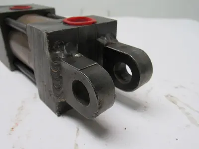 Used UNIVERSAL _UNKNOWN_ Pneumatic Cylinders | Arrow Industrial #633526