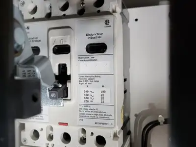 USED EATON CUTLER-HAMMER SVX015A1-5A4N1