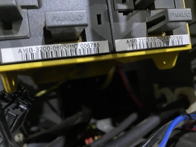 USED FANUC ArcMate 100iC/6L + R-30iA