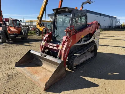 Used 2022 TAKEUCHI TL12V2 CR VERTICAL LIFT SKIDSTEER Skid Steer Loaders Alberta CA | Adcock Equipment #1418139