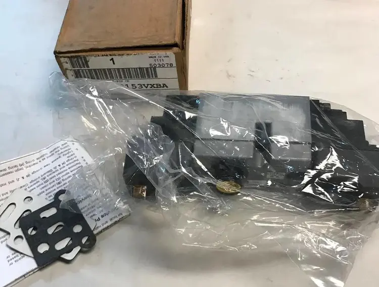 Used PARKER L7252832153VXBA Solenoid Valves | Surplus Asset Holdings #1216702