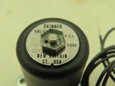 Honeywell Skinner MBD005 Micro Miniature Solenoid Valve 240V 150 PSI Lot of 2