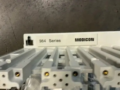 Used SCHNEIDER ELECTRIC ASH819209 PLC Chassis Ohio US | HGR 24 #1406221