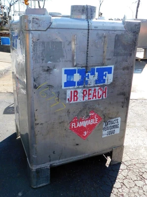 USED MUELLER 450 GALLON TOTE 450 GALLON