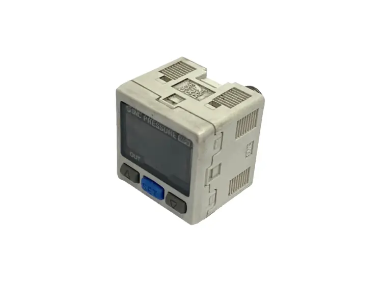 Used SMC ISE30-01-28 Pressure Switches Michigan US | Maverick Industrial Sales #1091757