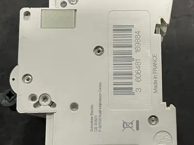 NEW SCHNEIDER ELECTRIC M9F43345