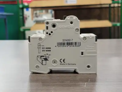 USED SIEMENS 5SY6202-7
