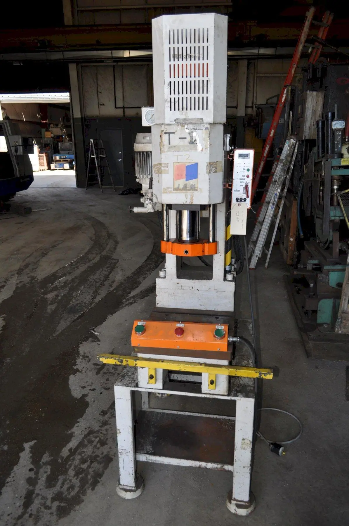 10 TON HYDRAULIC C FRAME PRESS