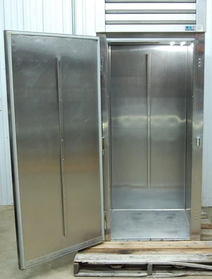 142-0882 True STR1RRI-1S Spec Series 35" Stainless Self-Contained Cooler