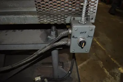 10 TON AIR RAM CUT OFF PRESS