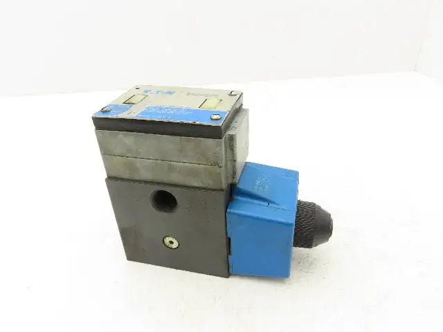 Used VICKERS _UNKNOWN_ Valves/Fittings Indiana US | Arrow Industrial #1365380