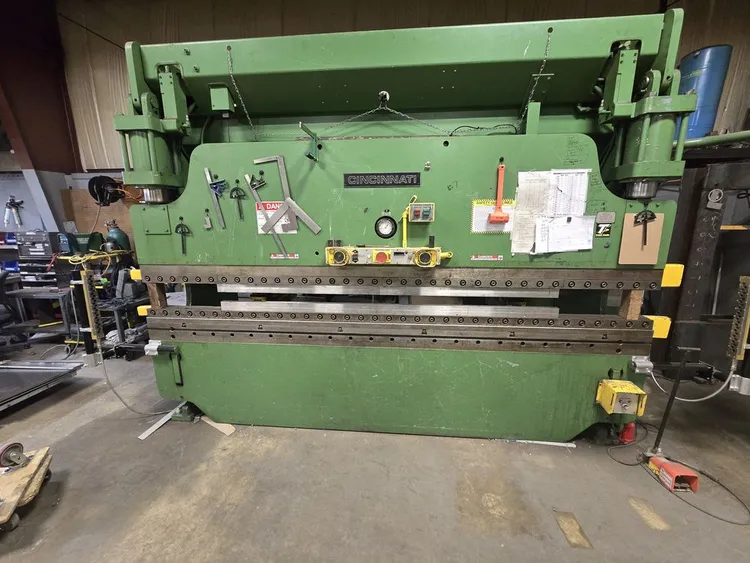 Used CINCINNATI 90 AS X 10 FT. Press Brakes Georgia US | The Equipment Hub #350073