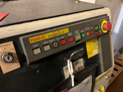 USED 2000 FANUC R-J3