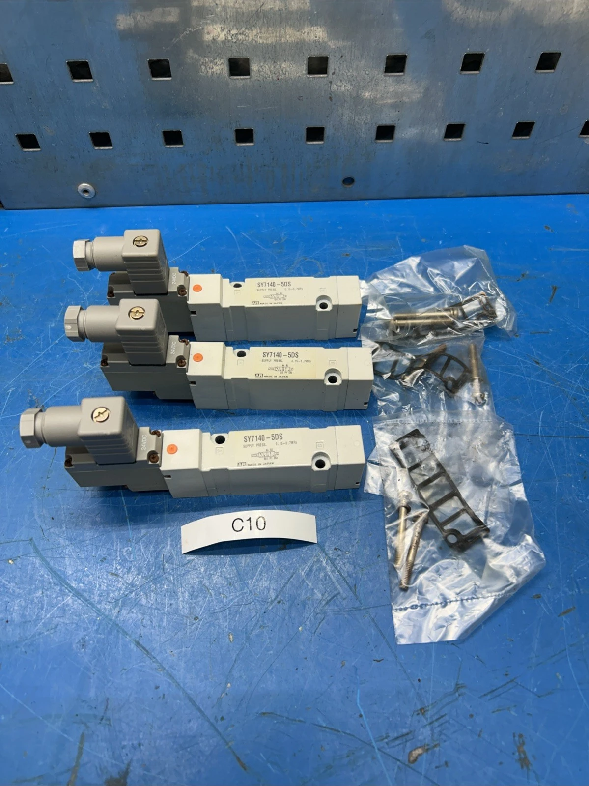 NEW SMC SY7140-5DS