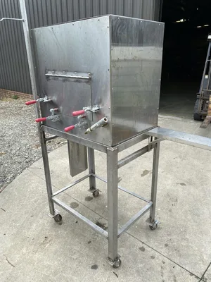 Used _UNKNOWN_ _UNKNOWN_ Bottle Fillers West Virginia US | Cooper Industries #1409324