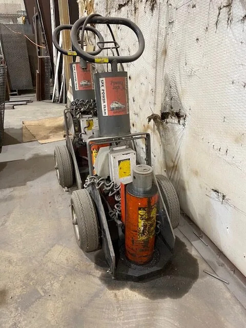 SPX 100 ton Power Team Railroad Jack