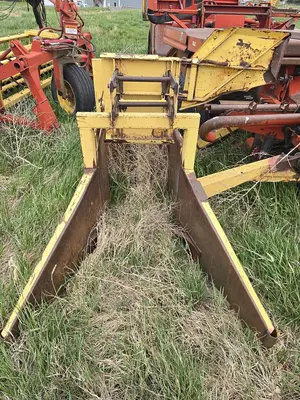 USED NEW HOLLAND 1075