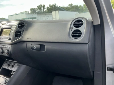 USED 2016 VOLKSWAGEN TIGUAN