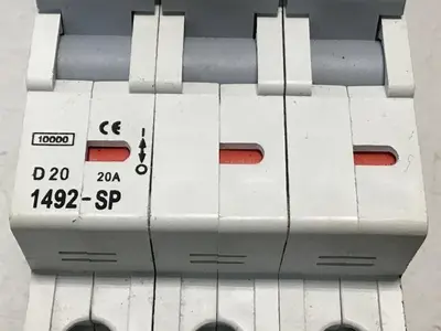 USED ALLEN BRADLEY 1492-SP3D200