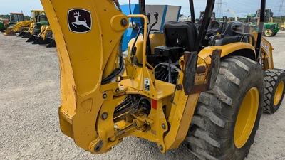 USED 2002 DEERE 110